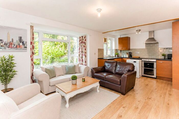 2 Bedroom Flat For Sale In Cowley, Oxford, OX4