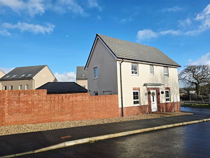 3 Bedroom Detached House For Sale In Barrabill Way, Launceston, PL15