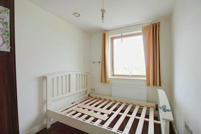 2 Bedroom Flat To Rent In A Bath Road, Hounslow, TW3