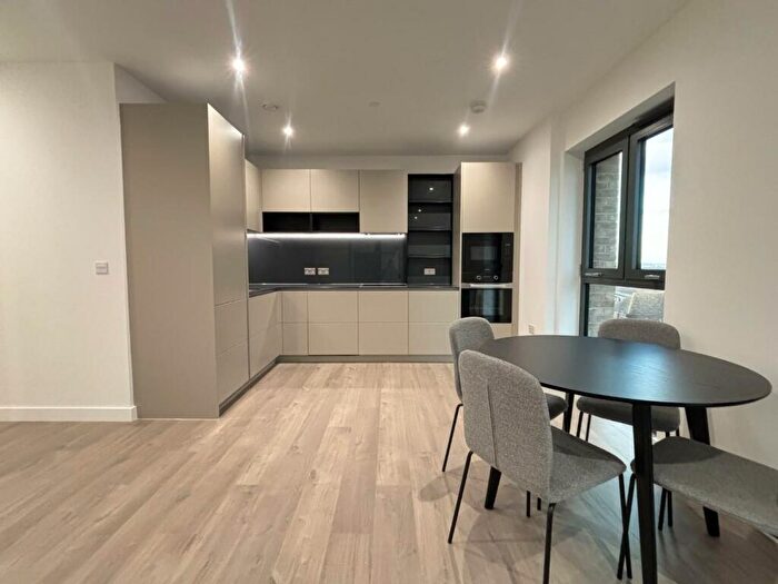 2 Bedroom Flat To Rent In Darter House, Anax Street, London, N4