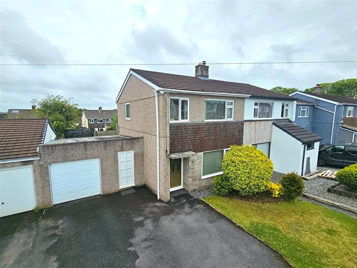 3 Bedroom Semi-Detached House For Sale In Courtlands Road, Tavistock, PL19