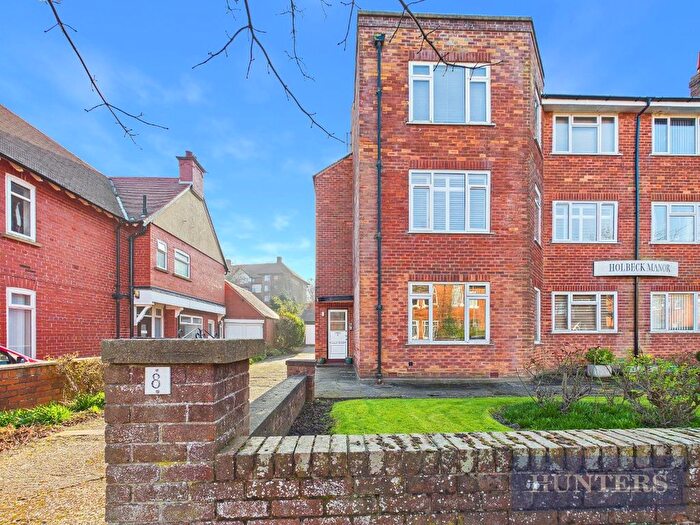 2 Bedroom Flat For Sale In Holbeck Manor, Holbeck Avenue, Scarborough, North Yorkshire, YO11