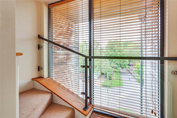 1 Bedroom Apartment For Sale In Meadow Road, Henley-on-Thames, Oxfordshire, RG9