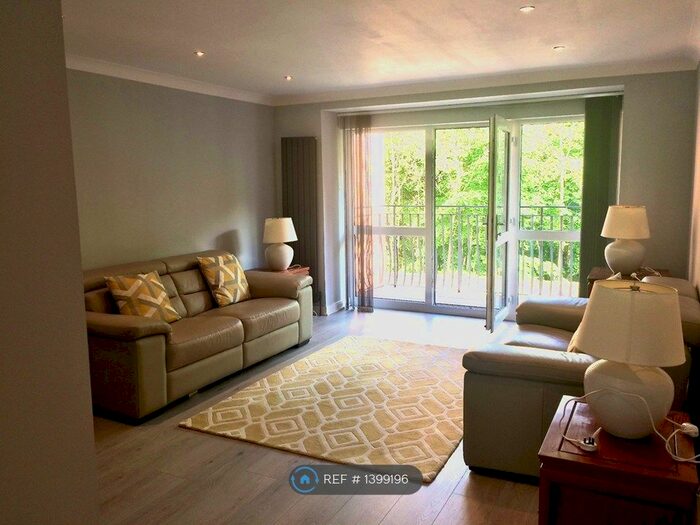 2 Bedroom Flat To Rent In The Oaks, Glasgow, G44