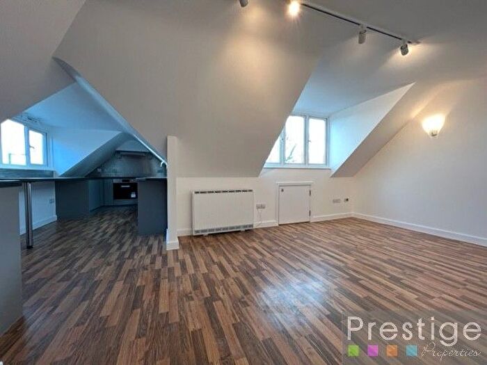 1 Bedroom Flat To Rent In Queens Road, London, NW4