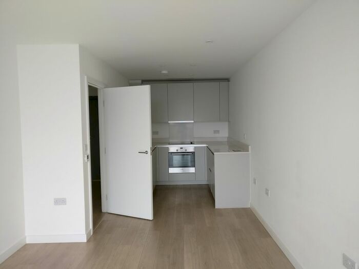 1 Bedroom Flat To Rent In Tennyson Apartments, Croudon, CR0