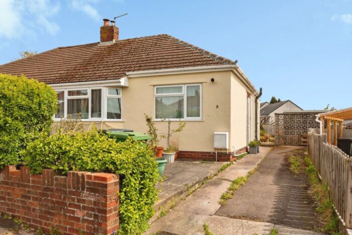 2 Bedroom Bungalow For Sale In Beachgrove Gardens, Bristol, Avon, BS16