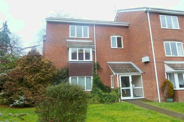 2 Bedroom Flat To Rent In Bexley Court, Reading, RG30