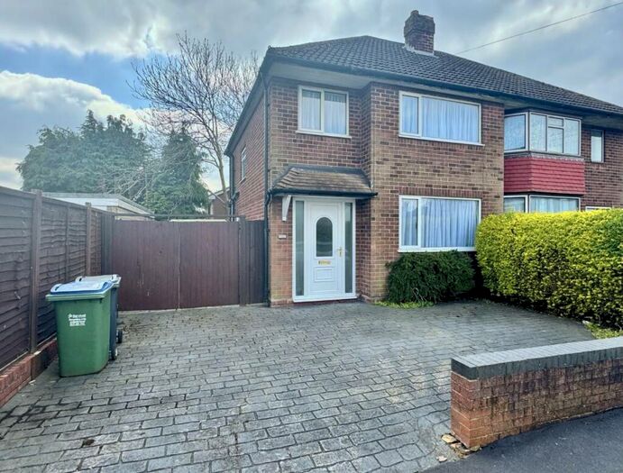 3 Bedroom Semi-Detached House To Rent In Hancox Street, Oldbury, B68