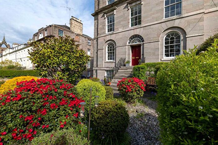 3 Bedroom Flat For Sale In Marshall Place, Perth, Perth And Kinross, PH2