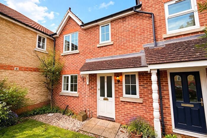 3 Bedroom End Terrace House For Sale In Nightingale Shott, Egham, Surrey, TW20