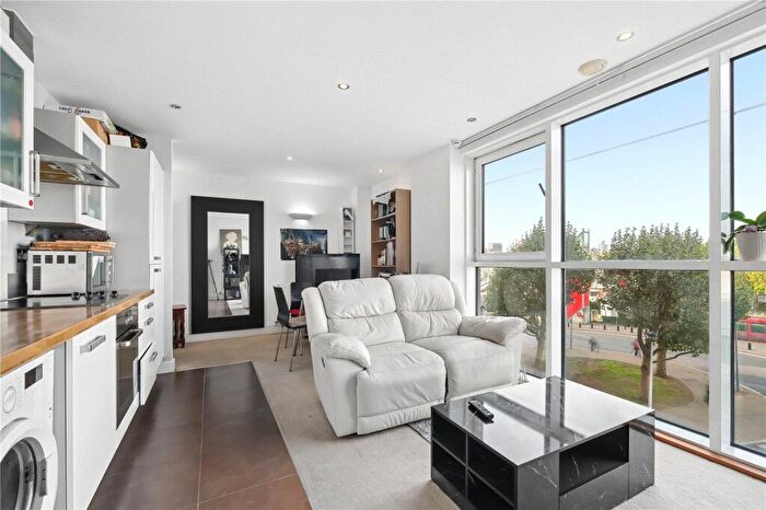 2 Bedroom Apartment For Sale In Oceanis Apartments, Royal Victoria Dock, E16