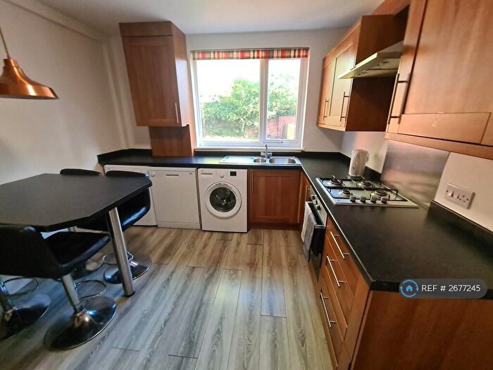 3 Bedroom Flat To Rent In Beadnell Place, Newcastle Upon Tyne, NE2