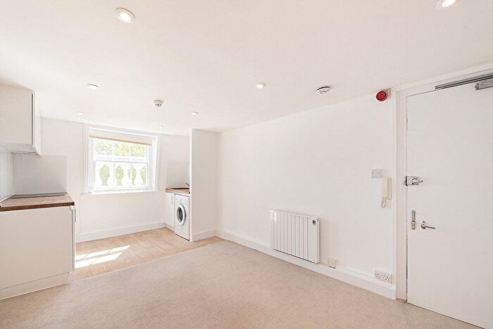 Studio To Rent In Onslow Gardens, South Kensington, London, SW7