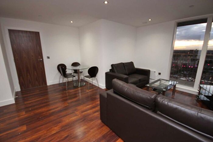 2 Bedroom Flat To Rent In Cambridge Street, Manchester, M1