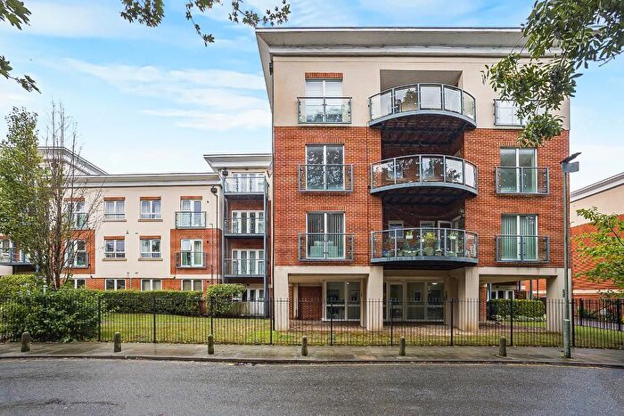 2 Bedroom Flat For Sale In Orchard Grove, Orpington, Kent, BR6