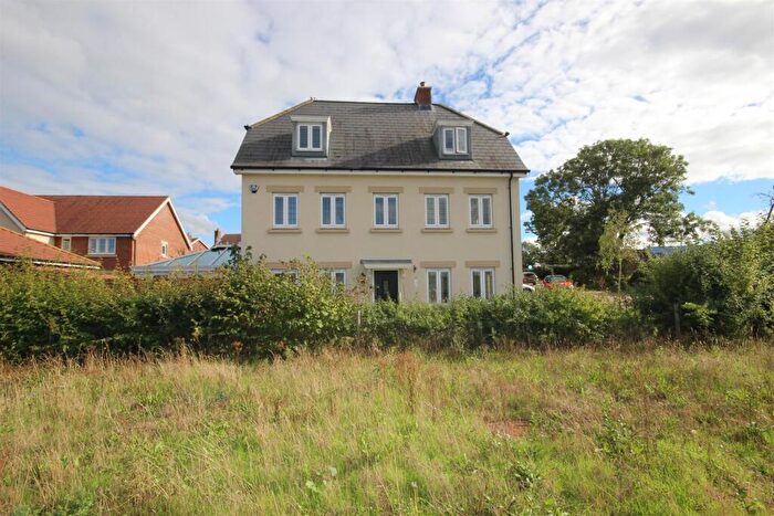 5 Bedroom Property For Sale In St. James Way, Biddenham, Bedford, MK40