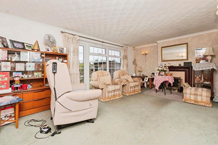 3 Bedroom End Of Terrace House For Sale In Clayfield Road, Bristol, BS4