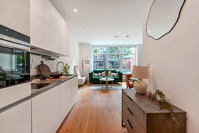 1 Bedroom Studio To Rent In Zenith House, Harringay, London, N15