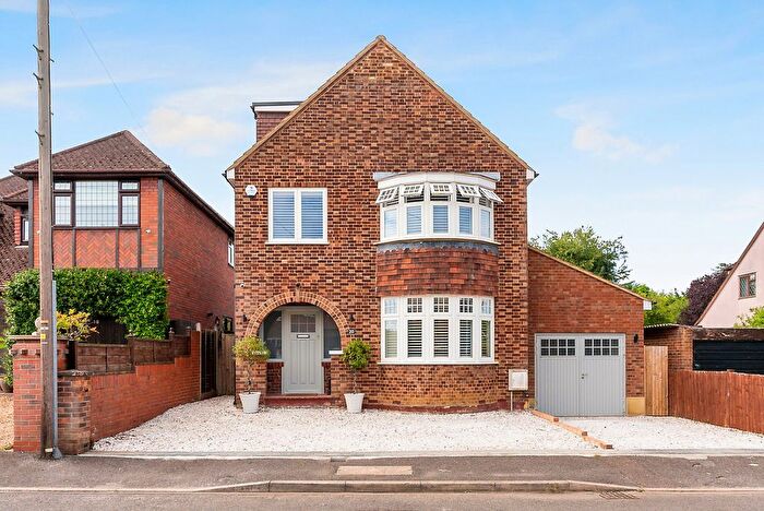 4 Bedroom Detached House For Sale In Gloucester Drive, Staines-Upon-Thames, TW18