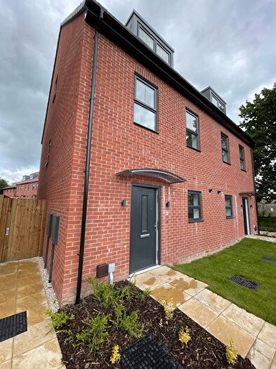 3 Bedroom Semi-Detached House To Rent In Covert Avenue, Alfreton, DE55