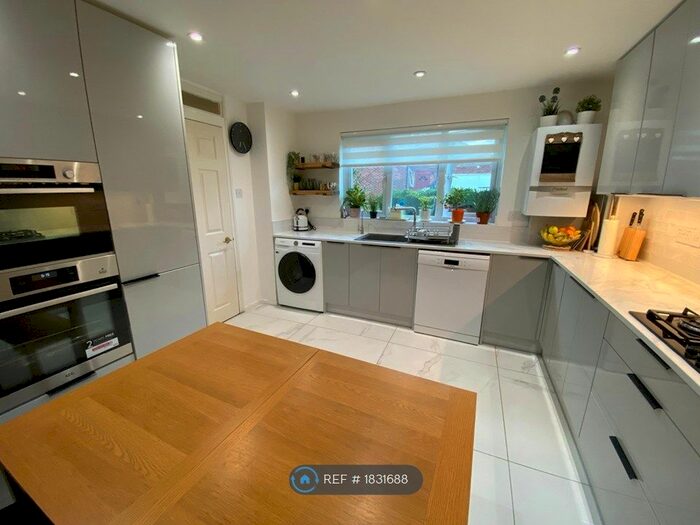 2 Bedroom Terraced House To Rent In Percheron Road, Borehamwood, WD6