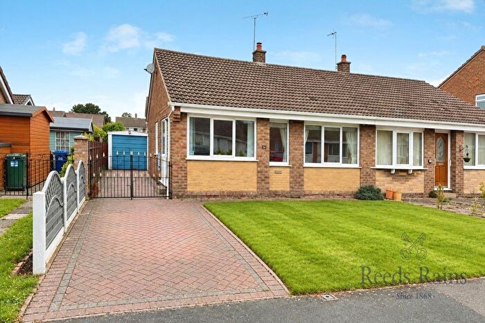 3 Bedroom Bungalow For Sale In Bridle Walk, Selby, North Yorkshire, YO8