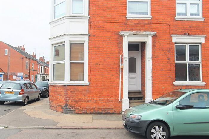 3 Bedroom Flat To Rent In Stimpson Avenue, Northampton, NN1