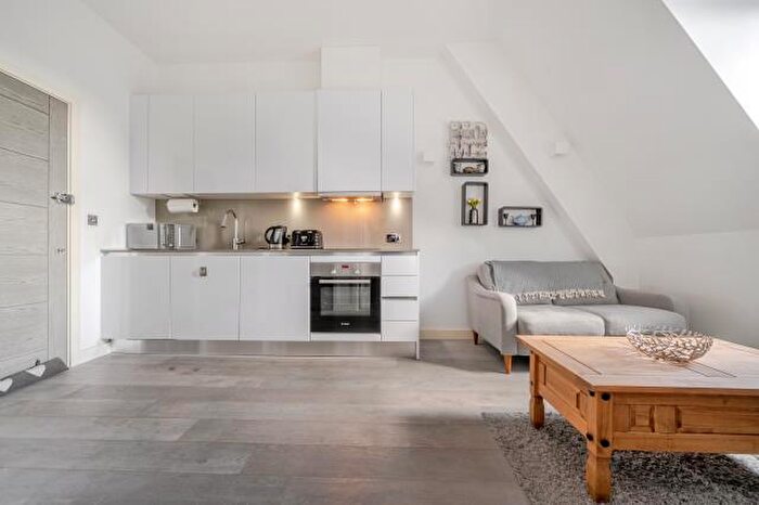 1 Bedroom Apartment For Sale In Wellington Street, Slough, SL1