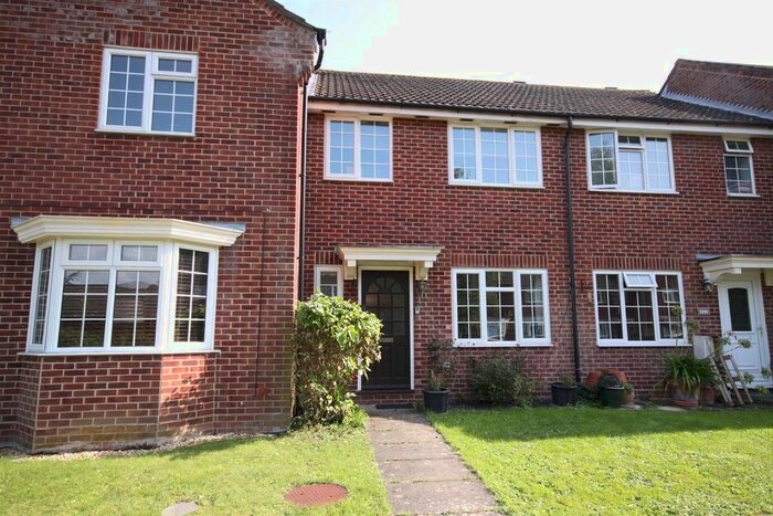 3 Bedroom Terraced House To Rent In Downland Close, Locks Heath, Southampton, SO31