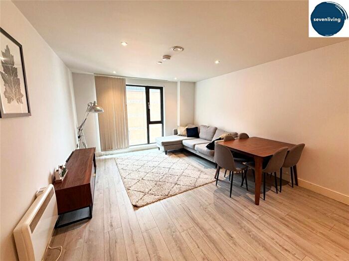 2 Bedroom Apartment To Rent In St Martin's Place, Broad Street, Birmingham, B15