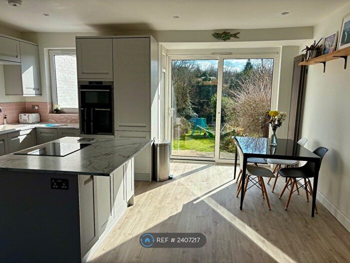 3 Bedroom Terraced House To Rent In Westwood Avenue, Brentwood, CM14