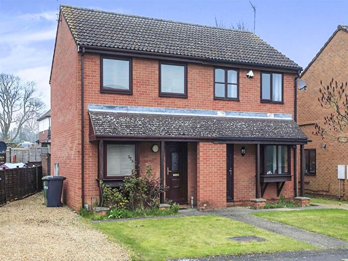 3 Bedroom Property To Rent In Beatons Close, Peterborough, PE7