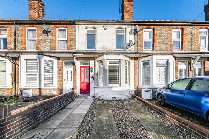 2 Bedroom Terraced House For Sale In Gosbrook Road, Caversham, Reading, RG4
