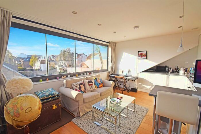 1 Bedroom Flat To Rent In Greville Close, Twickenham, TW1