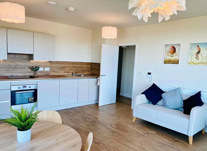 2 Bedroom Flat To Rent In North End Road, Wembley, HA9