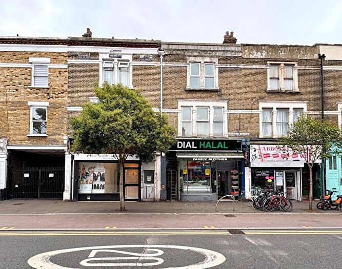 3 Bedroom Flat To Rent In Lea Bridge Road, London, E10