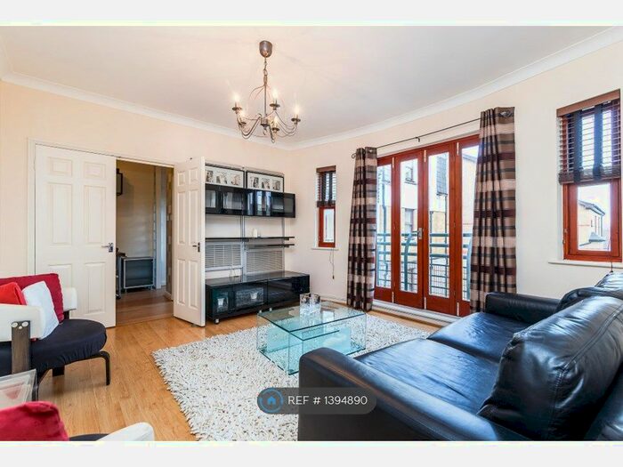 1 Bedroom Flat To Rent In Tideway Court, London, SE16