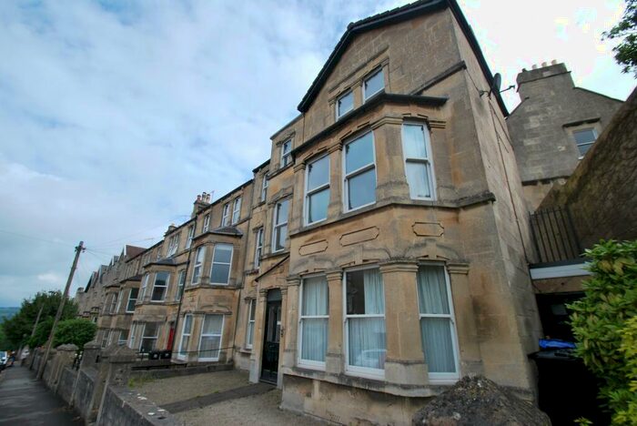 2 Bedroom Property To Rent In Devonshire Villas, Bath, BA2