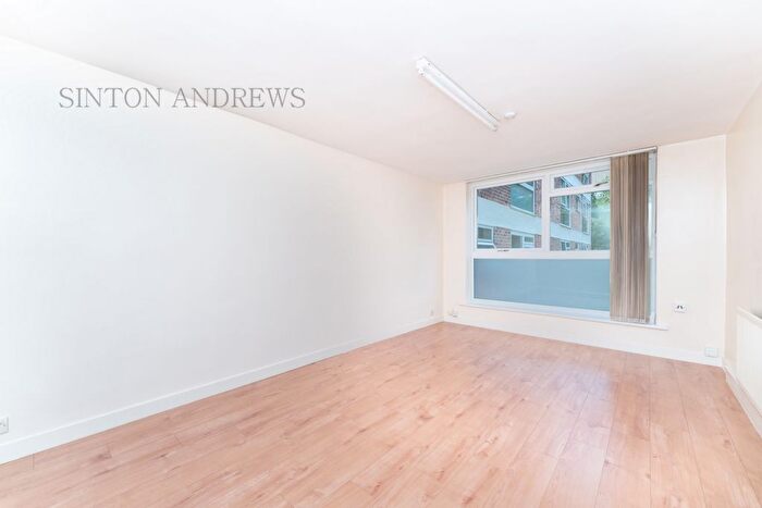2 Bedroom Flat To Rent In Langham Gardens, Ealing, W13