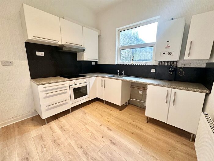 1 Bedroom Flat To Rent In Laws Street, Pembroke Dock, SA72