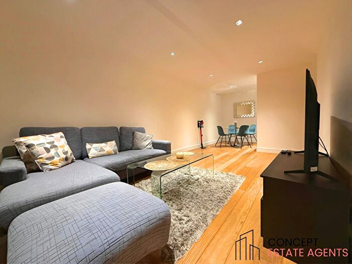 2 Bedroom Flat To Rent In Fitzroy House, Dickens Yard, London, W5