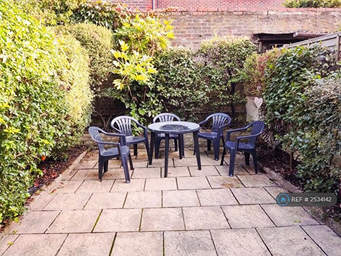 6 Bedroom Terraced House To Rent In Harberson Road, London, SW12