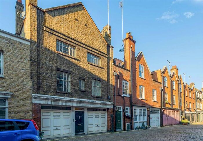 2 Bedroom Flat To Rent In Devonshire Close, London, W1G