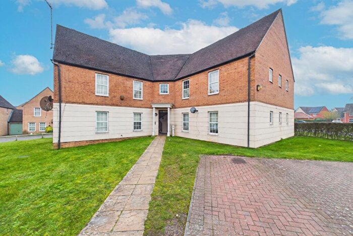 2 Bedroom Flat For Sale In Sycamore Covert, Thetford, IP24