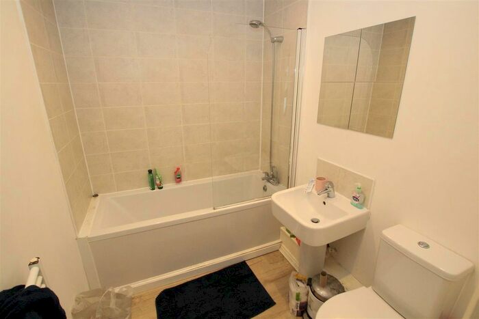 2 Bedroom Flat To Rent In Douglas Street, Middlesbrough, TS4