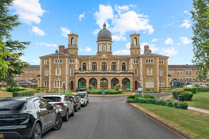 2 Bedroom Apartment For Sale In Princess Park Manor, Royal Drive, London, N11