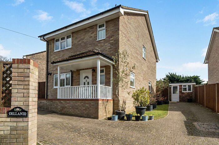 3 Bedroom Detached House For Sale In Washford Lane, Lindford, Hampshire, GU35