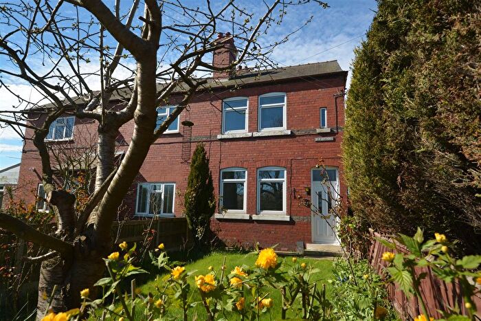 2 Bedroom Cottage For Sale In Kiln Cottage, Cliffe Common, Selby, YO8