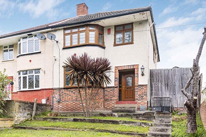 3 Bedroom Semi-Detached House For Sale In Watling Street, Bexleyheath, DA6